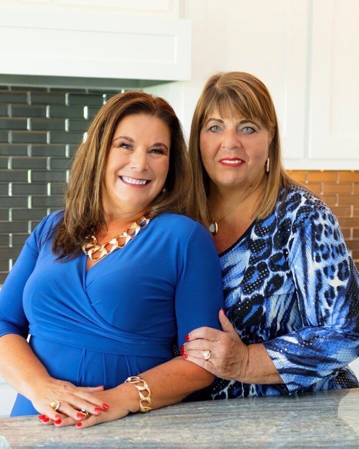 Linda and Lisa McGuire